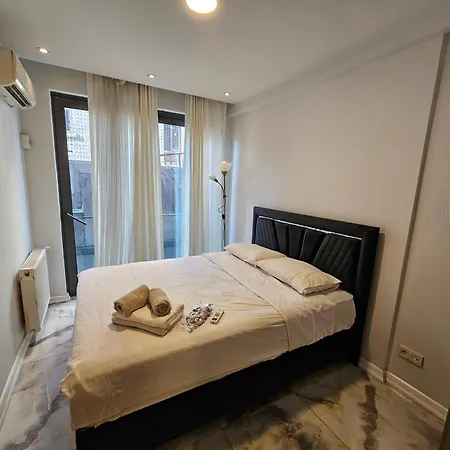 Perfect Taksim, 2 Bedroom, Pool, Gym, Sauna