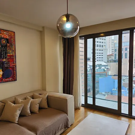 Perfect Taksim, 2 Bedroom, Pool, Gym, Sauna *