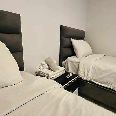 Perfect Taksim, 2 Bedroom, Pool, Gym, Sauna Istambul