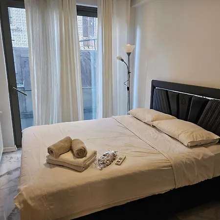 Perfect Taksim, 2 Bedroom, Pool, Gym, Sauna Istambul