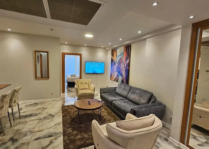 Perfect Taksim, 2 Bedroom, Pool, Gym, Sauna Διαμέρισμα *