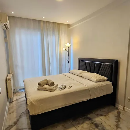 Perfect Taksim, 2 Bedroom, Pool, Gym, Sauna
