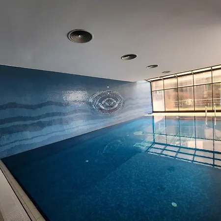 Perfect Taksim, 2 Bedroom, Pool, Gym, Sauna Lägenhet
