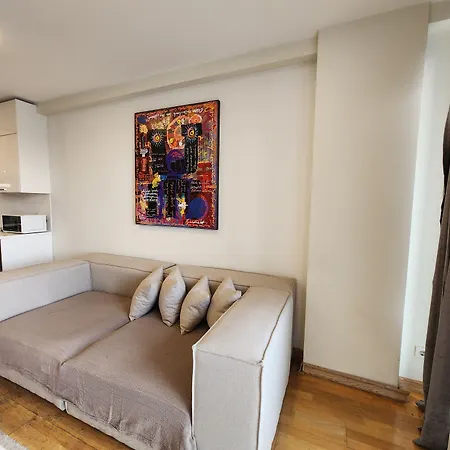 Perfect Taksim, 2 Bedroom, Pool, Gym, Sauna * Istanbul