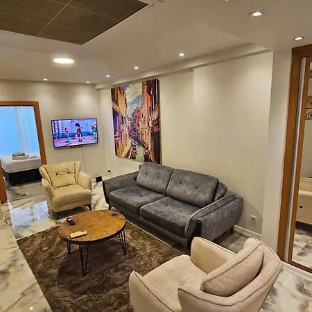 Perfect Taksim, 2 Bedroom, Pool, Gym, Sauna Lejlighed Istanbul