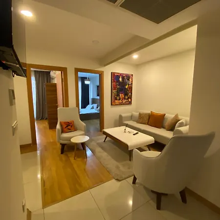Perfect Taksim, 2 Bedroom, Pool, Gym, Sauna * Istanbul